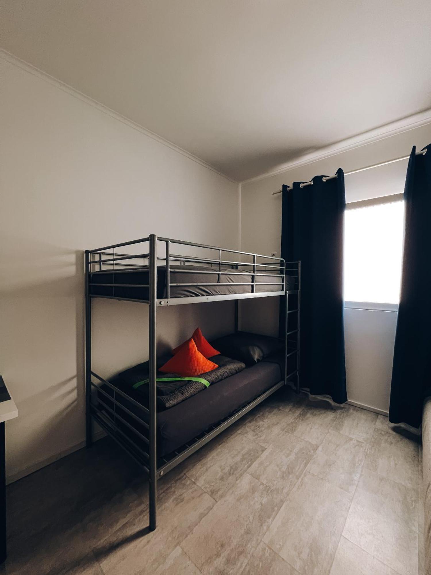 Neuwertiges Apartment Mit Schnellem Wlan, Glasfaser, Kostenlose Privatparkplatz Auch Fuer Transporter Geeignet R11 Freiberg am Neckar Bagian luar foto